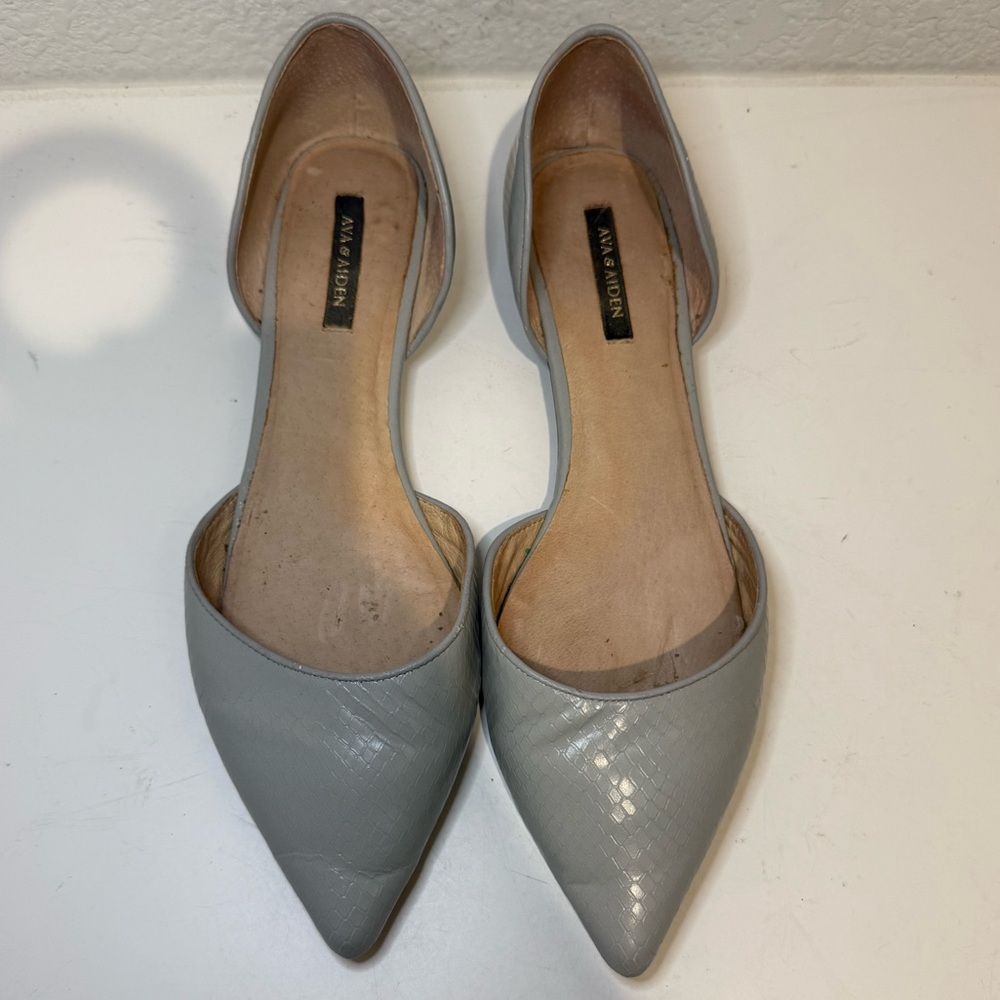 Ava & Aiden Light Gray Snake Print D’orsay Pointy Toe Flats 10